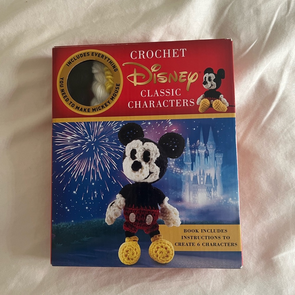 Disney Crochet - Classic Characters - Mickey